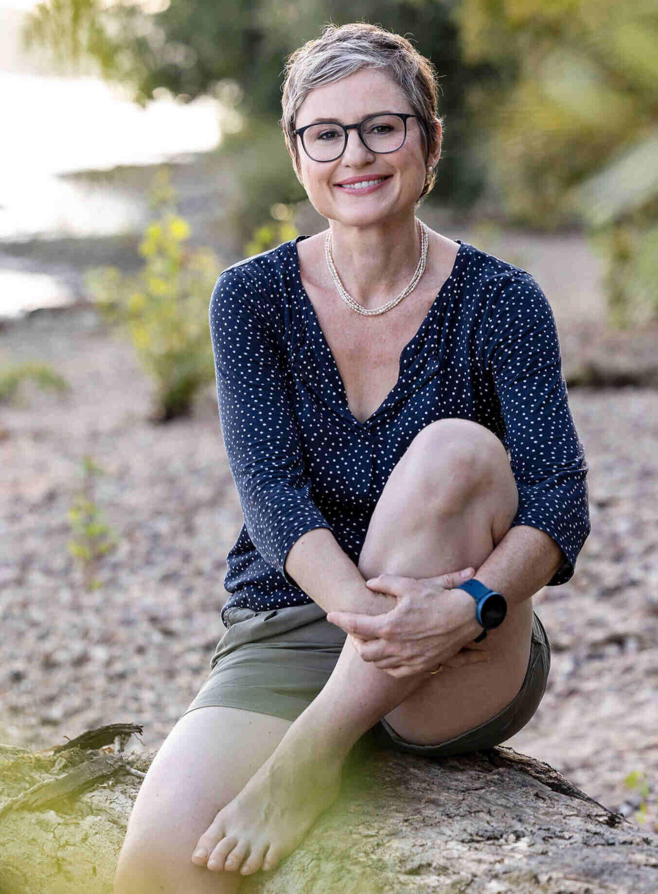 Nadine Herfort zeigt ihr freundlichstes Lächeln